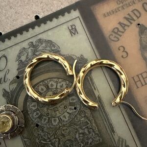 14kt solid yellow gold sparkle textured hoop earrings unique design signed SLC